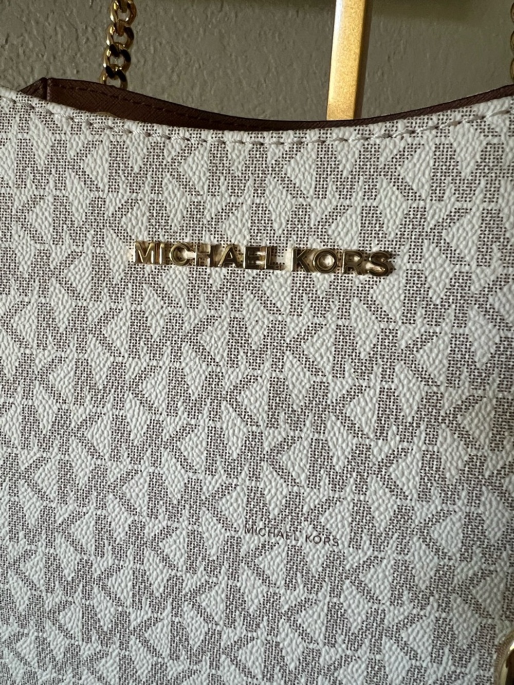 Michael Kors Jet Set Travel Signature Bag - Picture 7 of 11